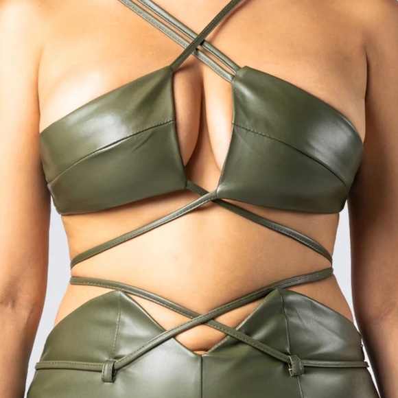 Finesse - crop top - Picture 1 of 2